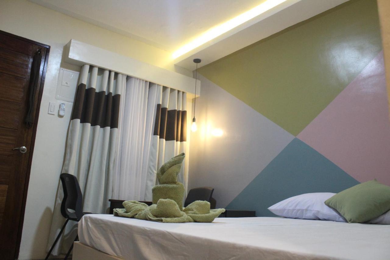Ninie'S Place Puerto Princesa Esterno foto